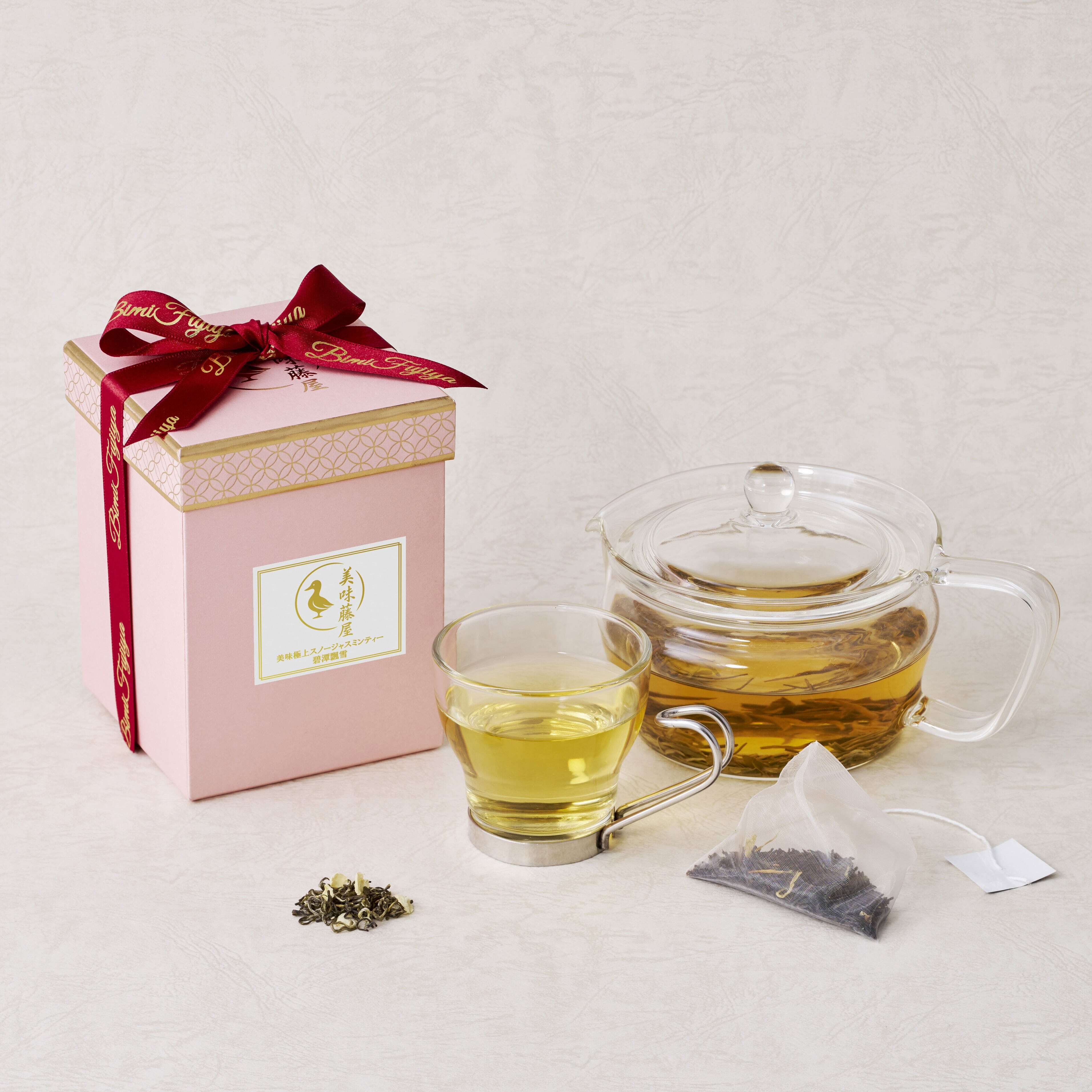 ギフト用詰め合わせ（ビーフ赤ワイン煮、トリュフナッツ、ジャスミンティー）