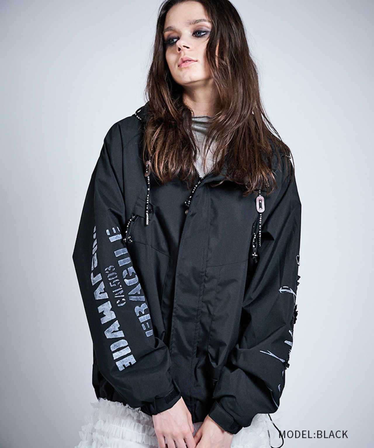 【直営限定ITEM】ペイント&スパンコールマウンテンパーカー (BLACK)　CQ-47058H