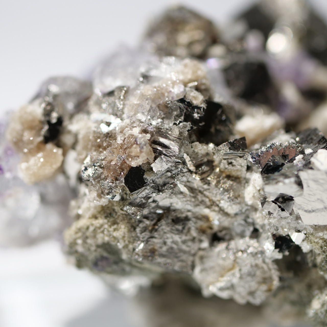 ヤオガンシャン産 フローライト 共生 / 原石 標本