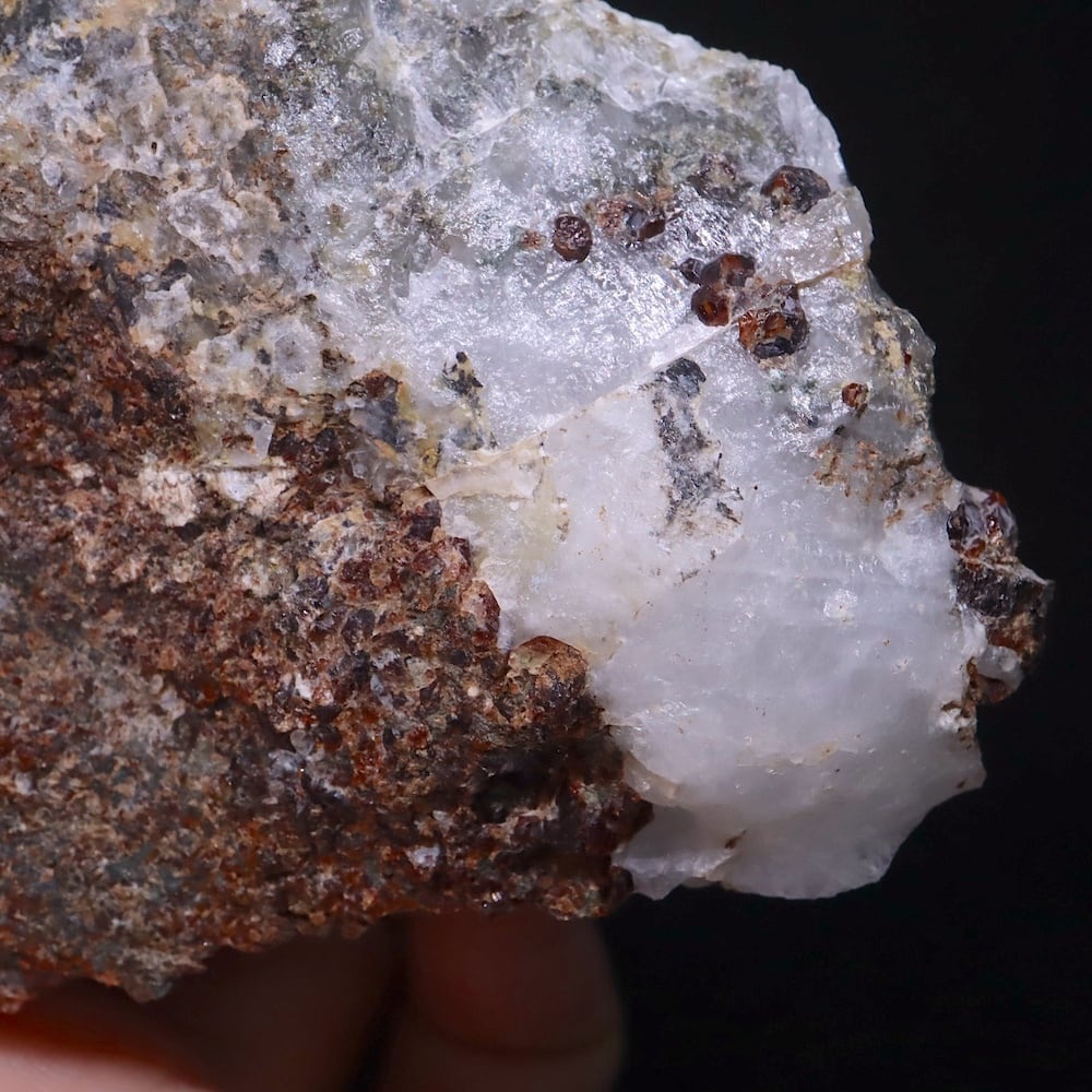 ガーネット + カルサイト 方解石 329.7g GN281 原石 鉱物 天然石