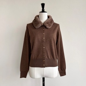 〈SELECT〉ファーカラーニットカーディガン B92428