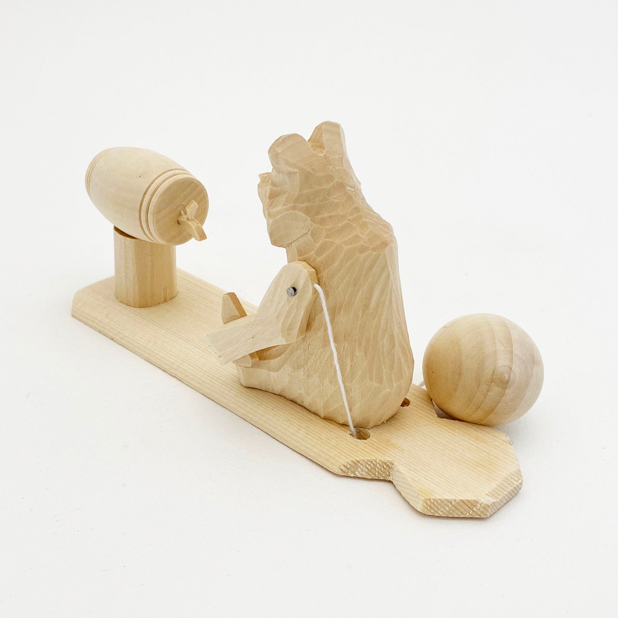 ボゴロツコエ木地玩具「魚で晩酌クマ」