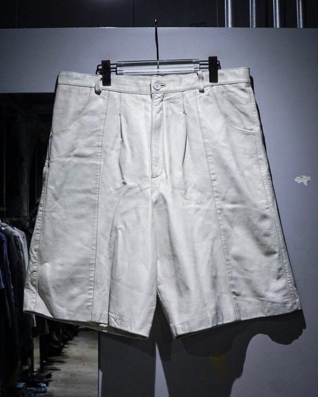 【add (C) vintage】Off White Color Vintage Wide Leather Slacks Shots