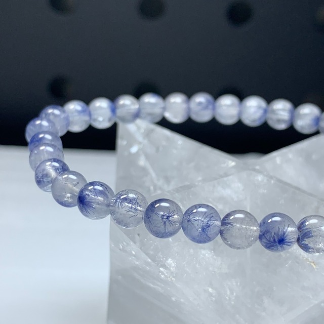 2.希少なデュモルチェライトインクォーツ