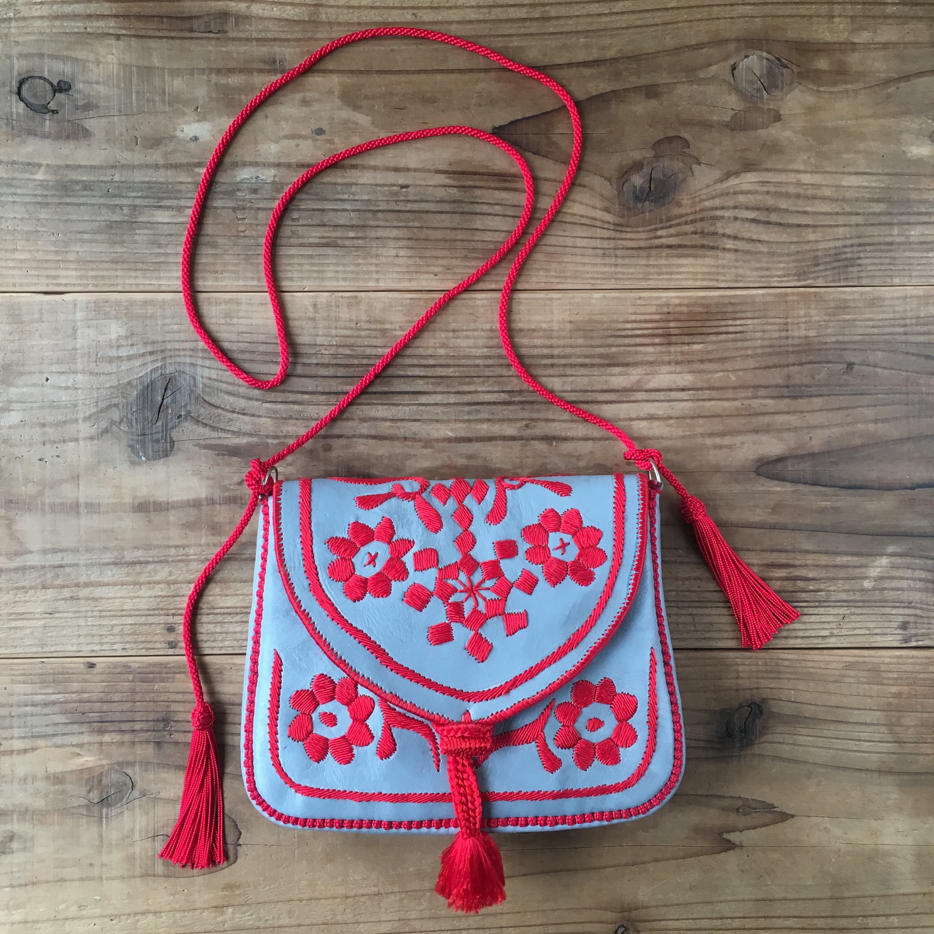 ベルベル刺繍のバッグ マチあり | モロッコの暮らしと手しごと