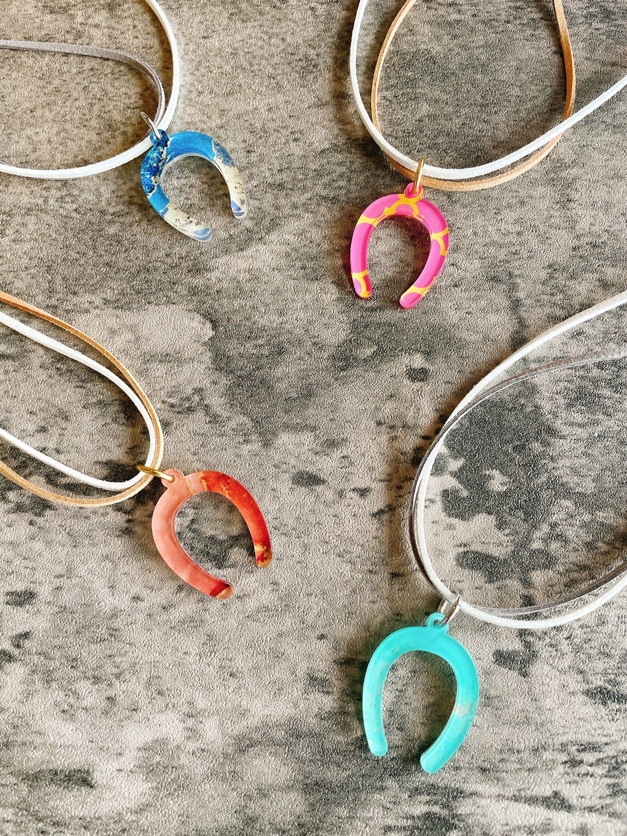 ink horseshoe ペンダント4色