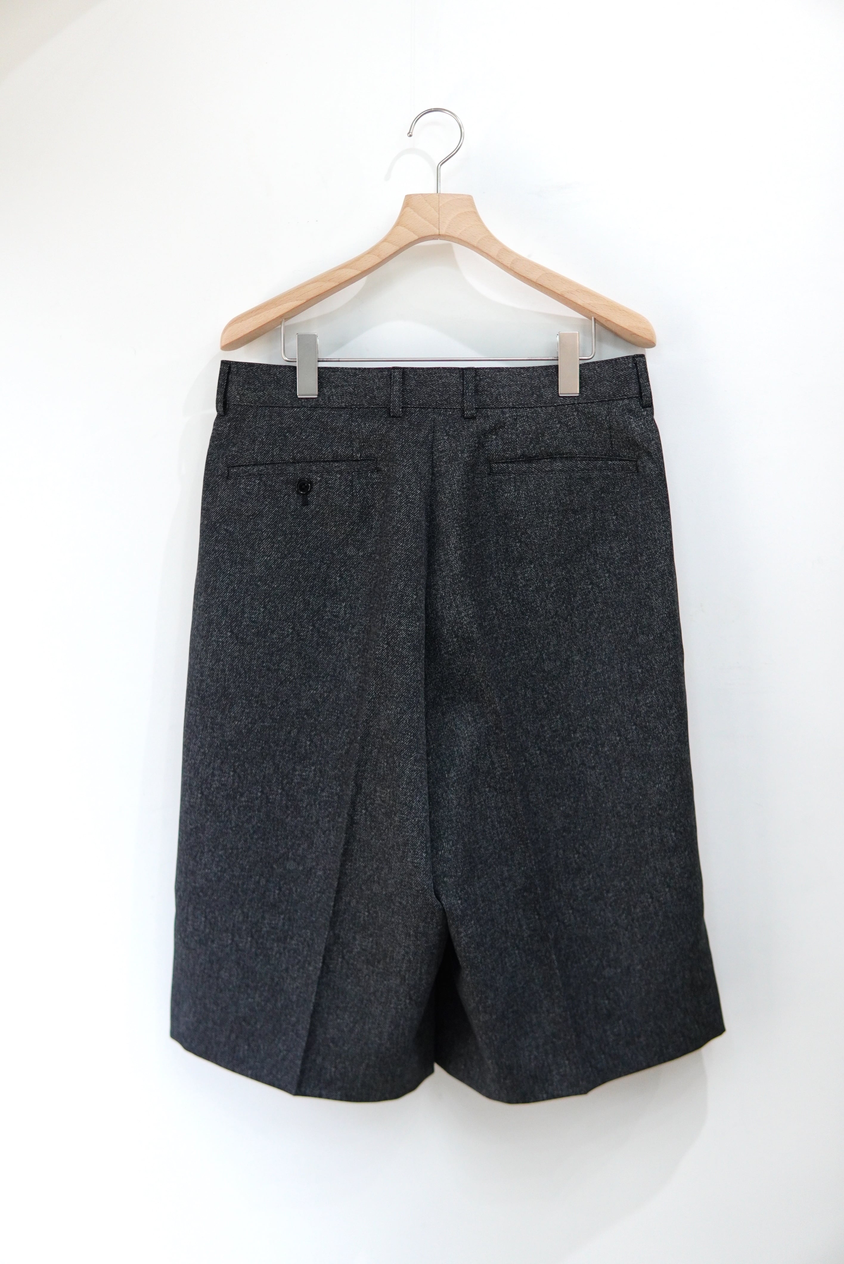 REVERBERATE / TACKED SHORTS | POETRY