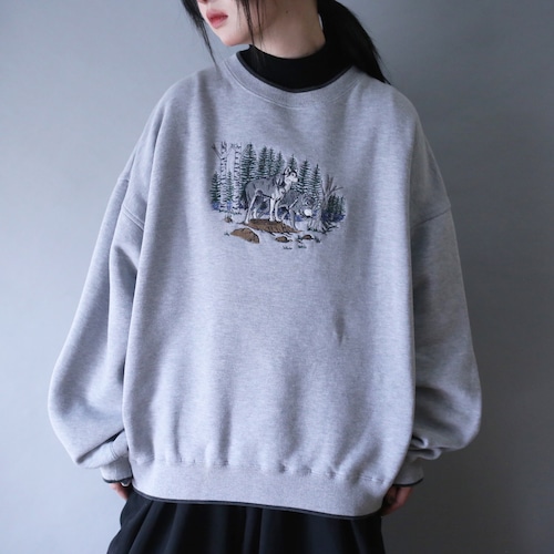 "刺繍×狼" one point design loose wide silhouette sweatshirt