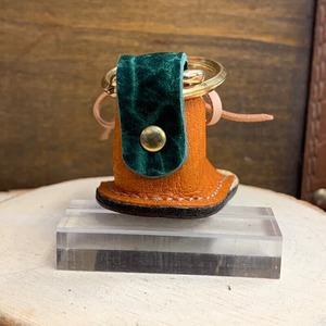 【猛獣のスニーカー】ミニスニーカーチャーム　イエロー＆キャメル系カラフル   No.5