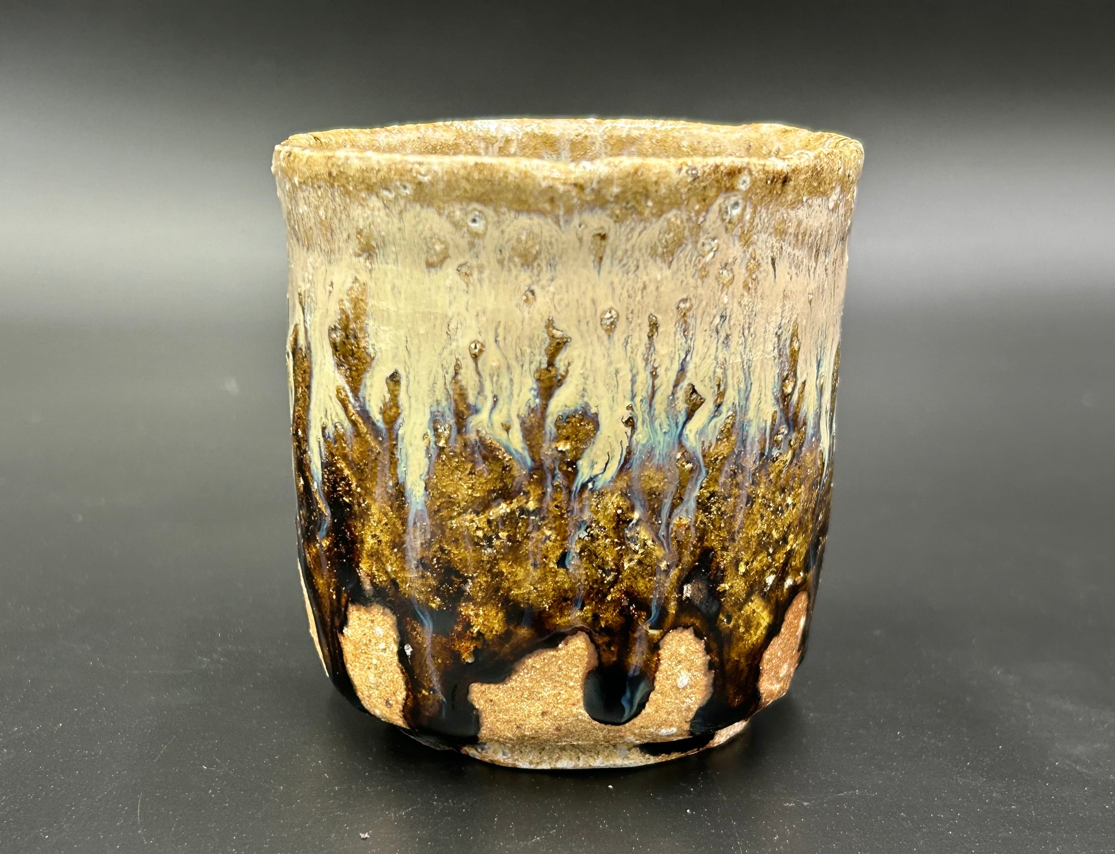 朝鮮唐津手びねり湯呑み / Chosen-Karatsu hand-built mug | 土平窯