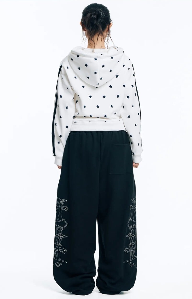 ☆TWICE ミナ 着用！！【EASYNOEASY】Stud Needle Work Sweat Pants
