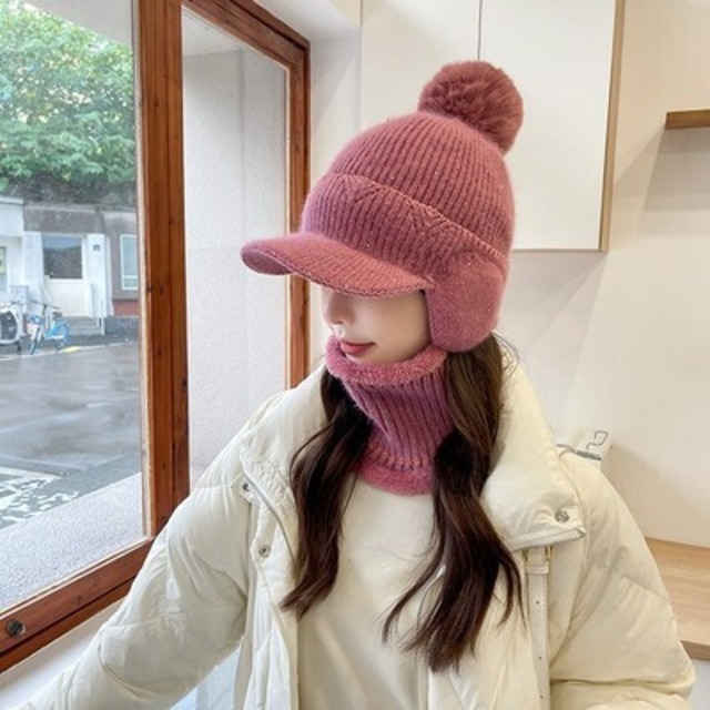 ぽんぽん付き　ニット帽　ゴルフキャップ　耳あて　ネックウォーマー（選択制）