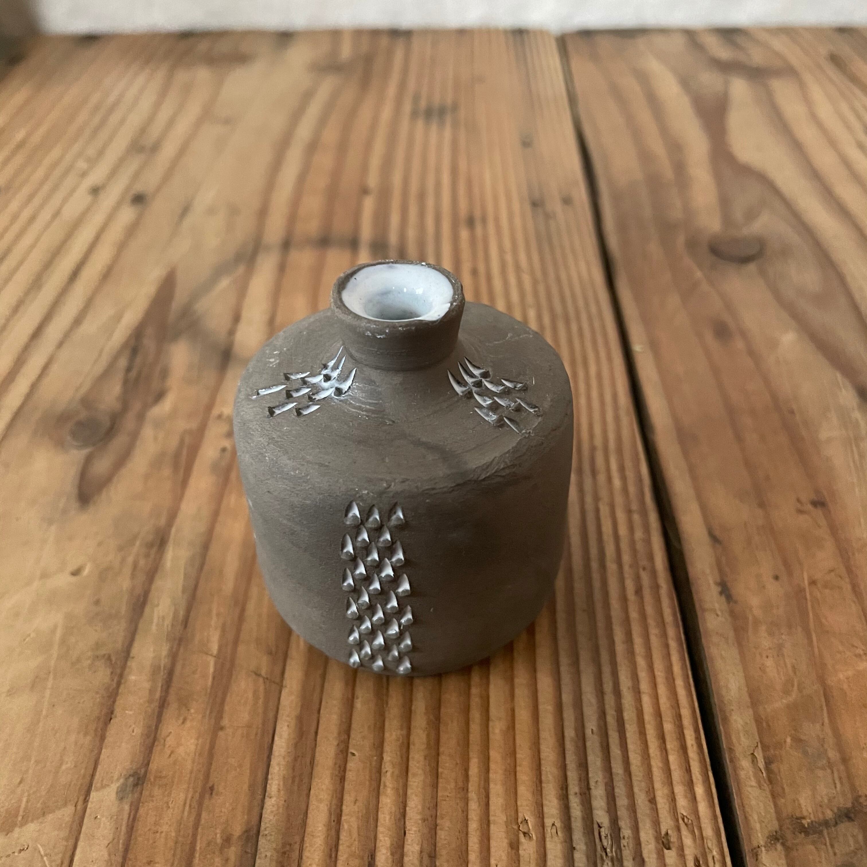 点々模様の一輪挿し