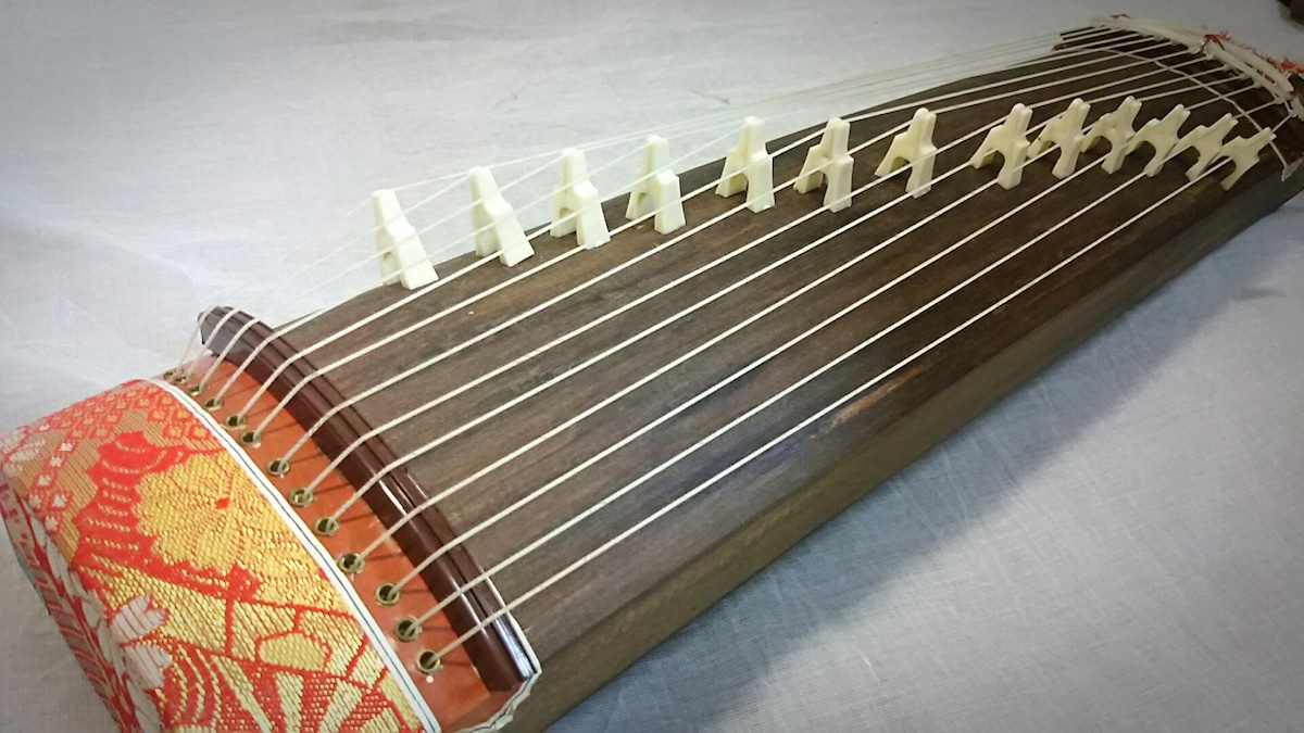 中古〕ミニ琴 | おもちゃ楽器.com