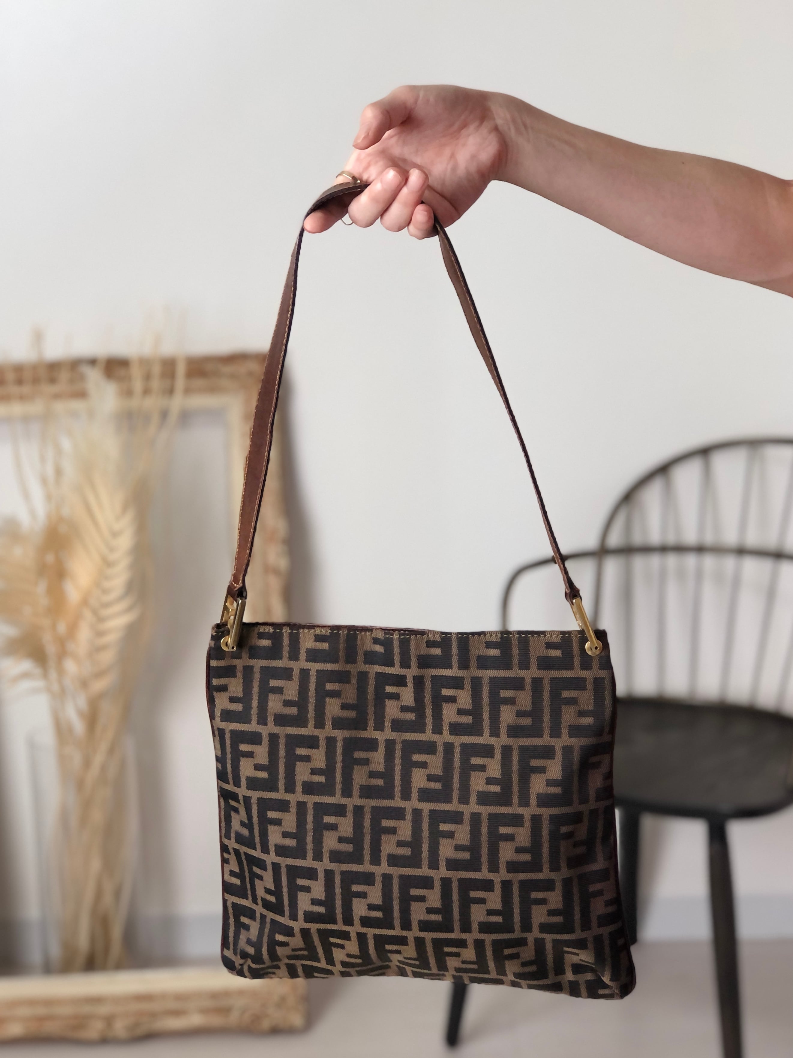 FENDI フェンディ ズッカ ショルダーバッグ ブラウン キャンバス