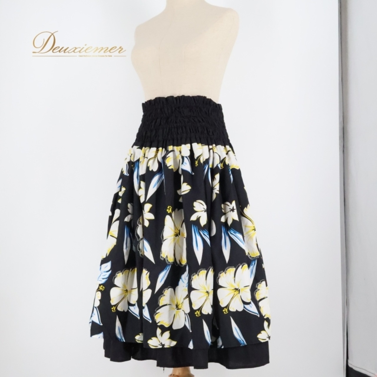 フラダンス 衣装 パウスカート ブラック系 ハイビスカス柄 ハワイアンプリント アロハ レッスン 練習 ハワイアン かわいい おしゃれ 上品 大人っぽい ホワイト系 イエロー系 ブルー系 黒 白 黄 水色 フラ ダンス スカート 大人 かわいい スカート おしゃれ フラダンス衣装 ハワイアンデザイン エレガント きれいめ フラスタイル レディース