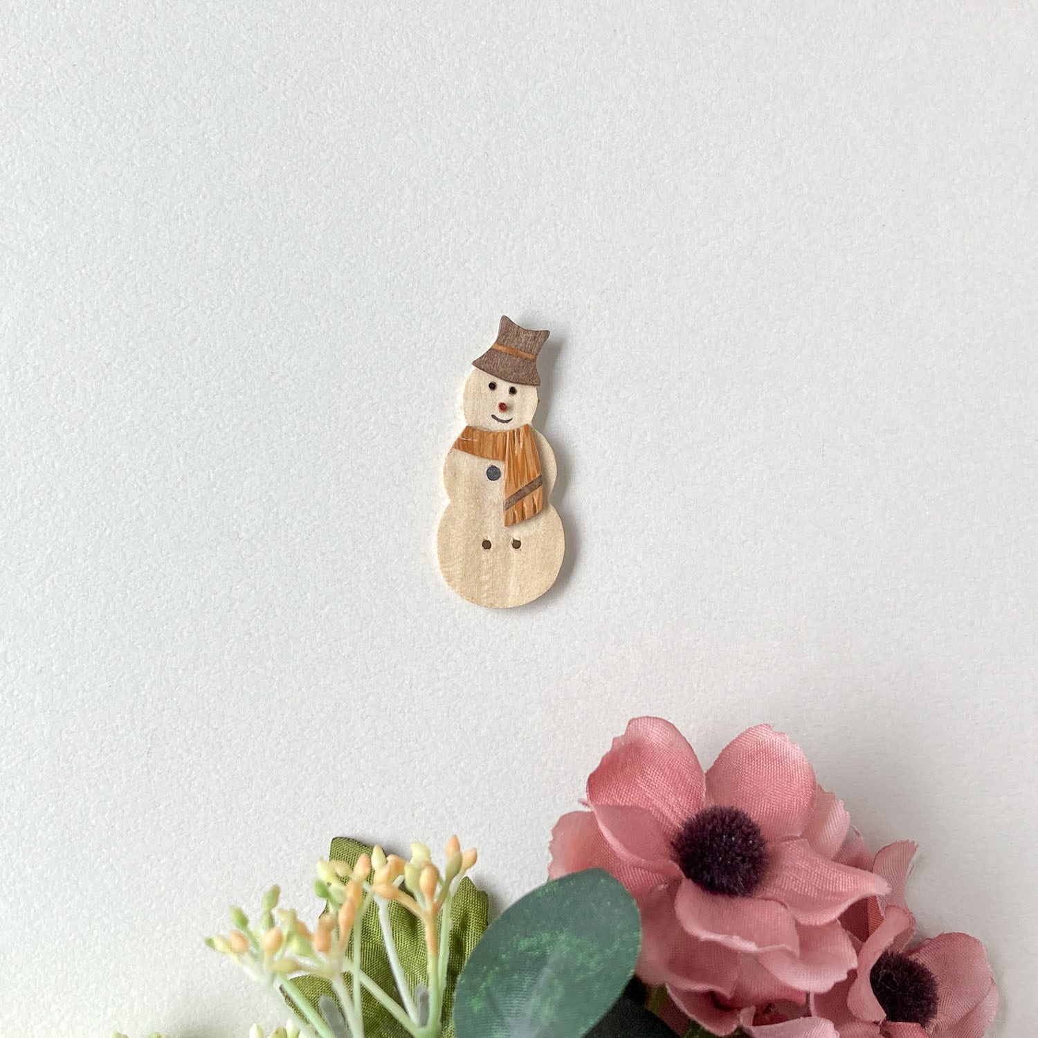 木製雪だるまのフランスボタン(40mm)