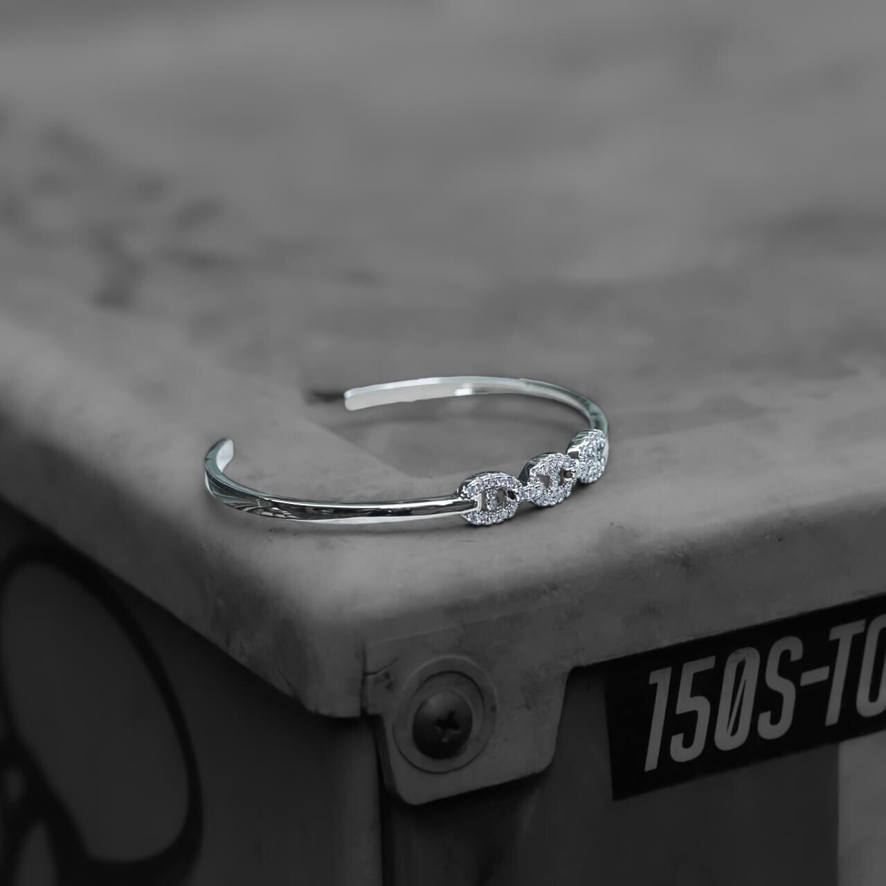 18kgp zirconia anchor bangle VB5-87 | VERIELA