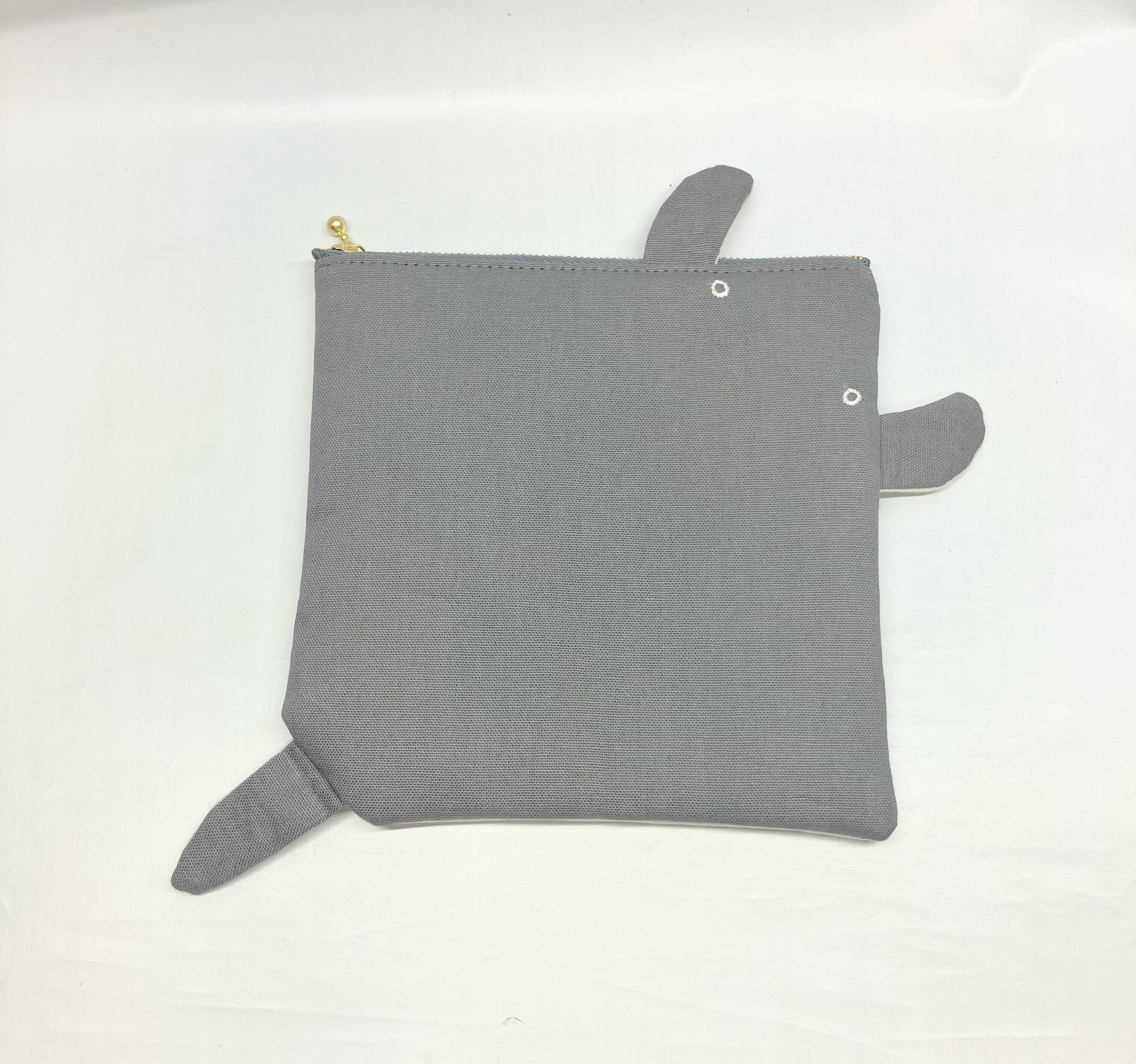 ポケットティッシュケース　三角ポーチ e71ed3d55ee42443b13602aad8eb6a