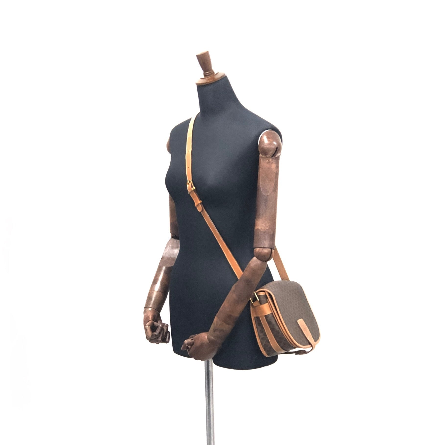 CELINE セリーヌ マカダム ブラゾン型押し トリオンフ ブラゾンボタン