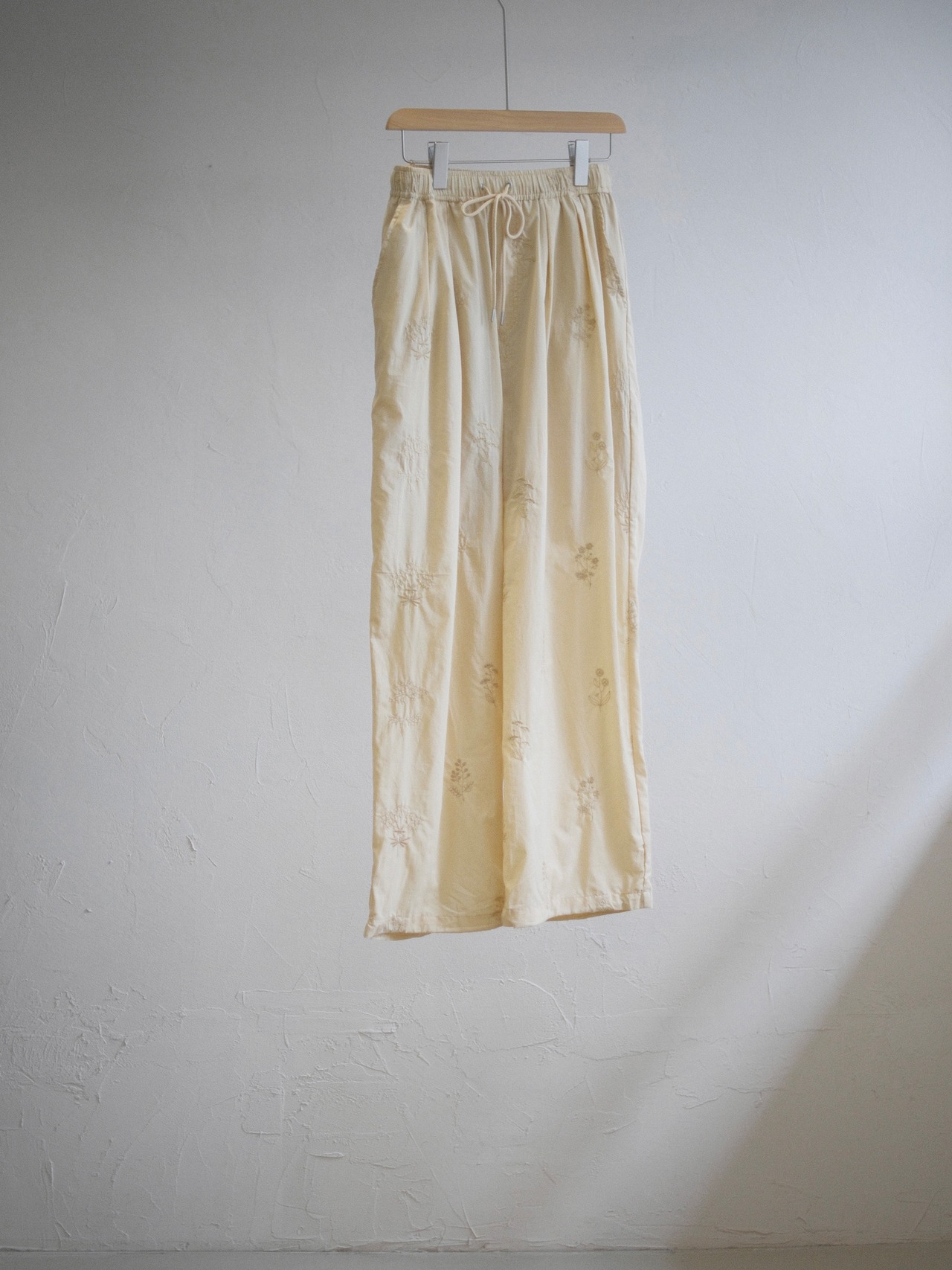 Embroidery Cotton Pants / BEIGE - 1