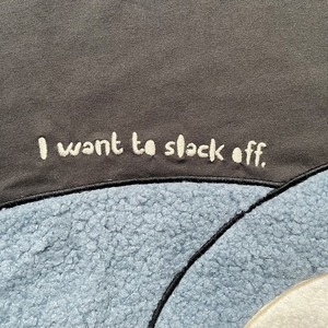 巻きついて離しません。巻きつき！ゆるだぼ サメ BIG 刺繍 Tシャツ　