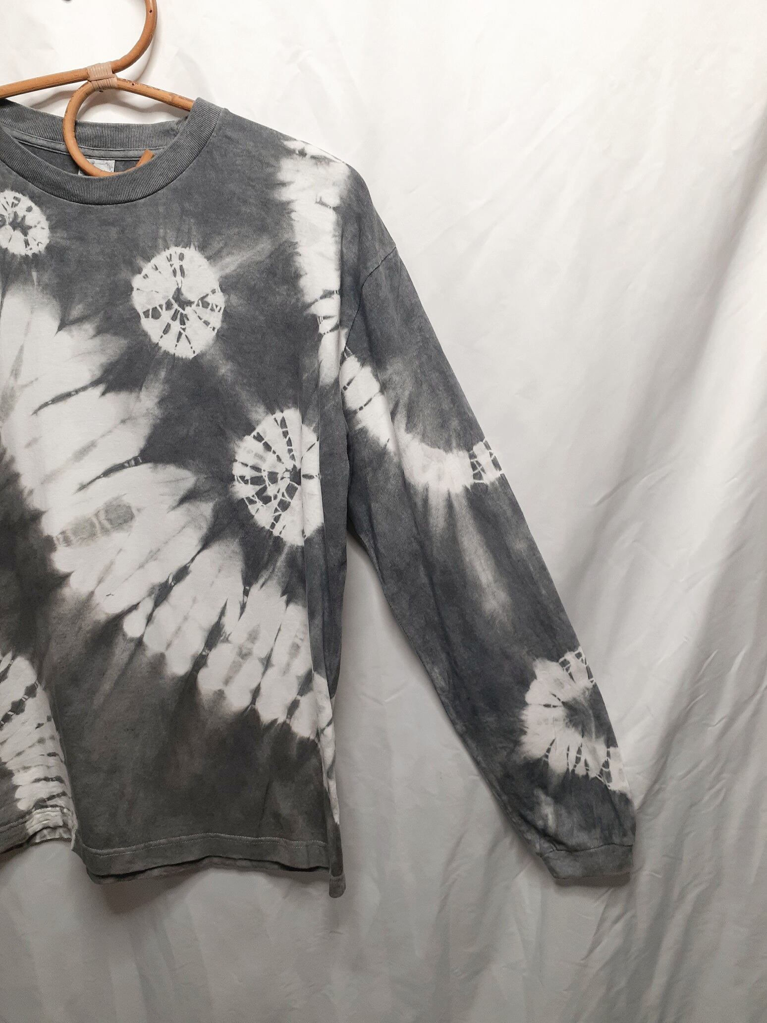 手染めの長袖Tシャツ・兼用Mサイズ(藍染&ベンガラ染め)