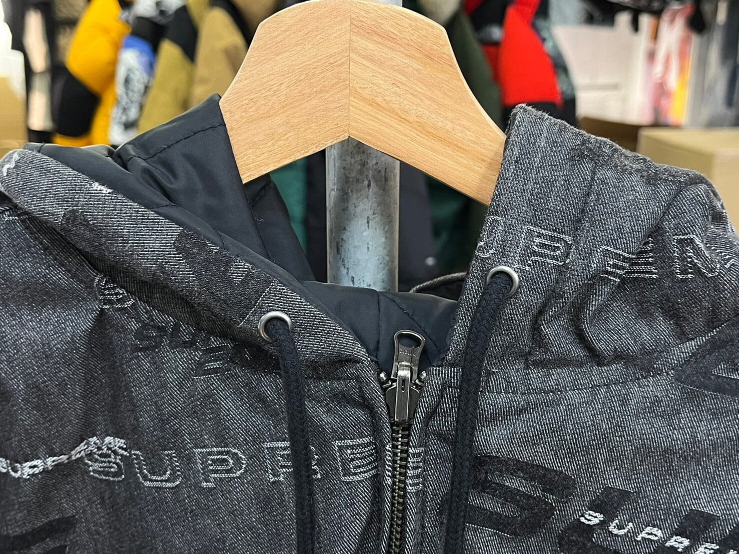 Supreme REVERSIBLE DIMENSIONS LOGO DENIM WORK JACKET BLACK LARGE  