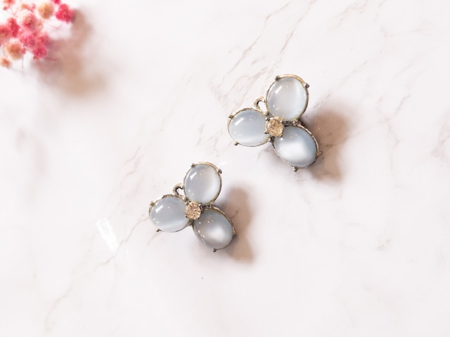 Gold and Pearl Swing Earring