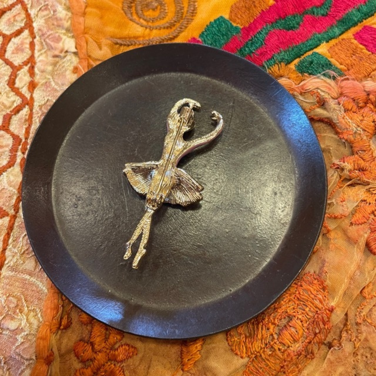 TOPANGA Jewelry Bijou art brooch Ballerina / ビジューアートブローチ バレリーナ プレゼント プチギフト ジャケット 帽子 バッグ ニット キラキラ アクセサリー かわいい ファッション小物