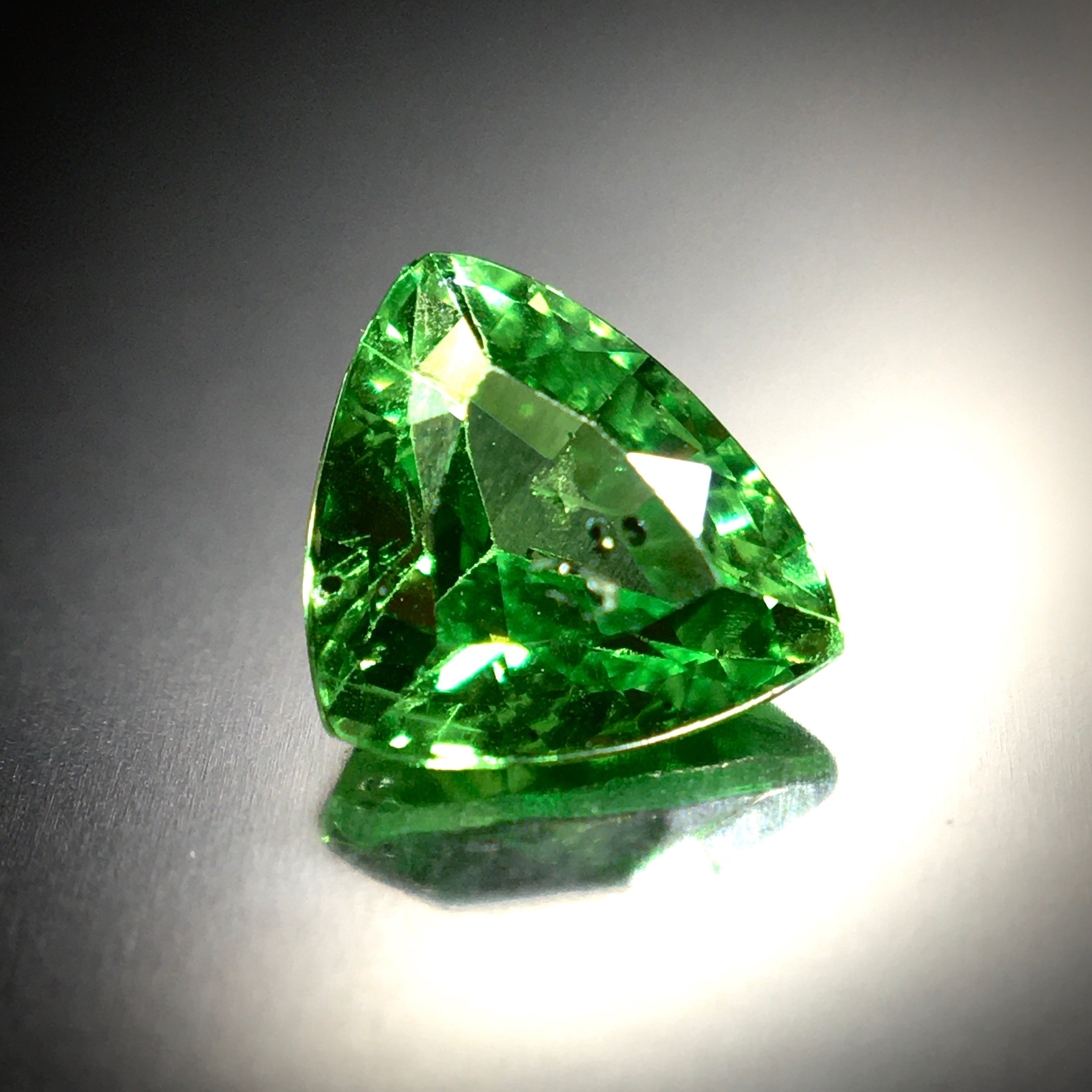 ビビッドなネオングリーン 0.8ct UP 天然 ツァボライト ルース 鑑別付