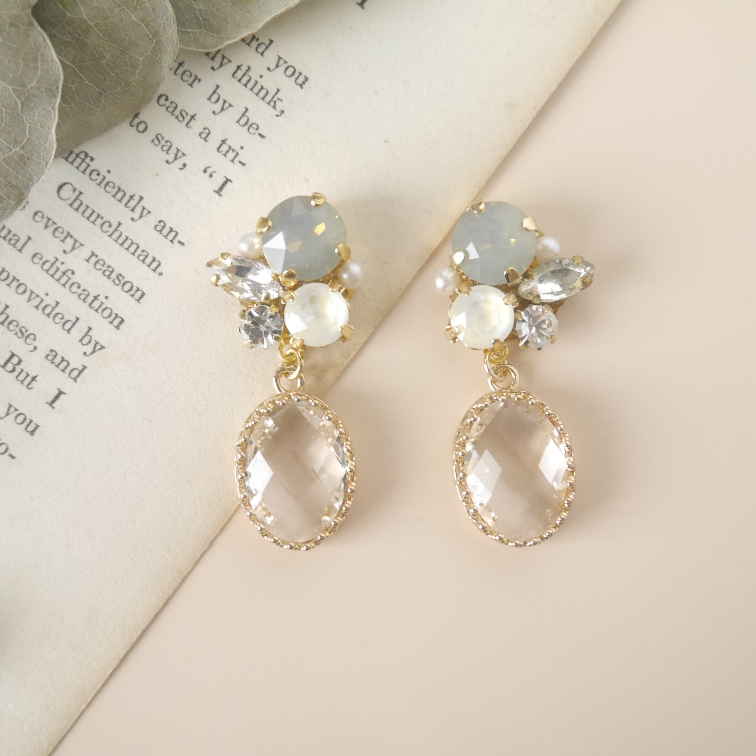 ガラスチャームオーバル スワロフスキー〈ホワイト〉