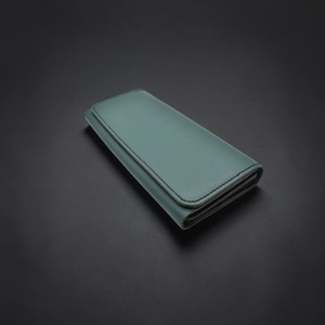 深緑×黒の本革長財布｜一針ずつ手縫いで仕立てた、カード10枚・現金をしっかり持ち歩くための相棒【送料無料】［P-203C］