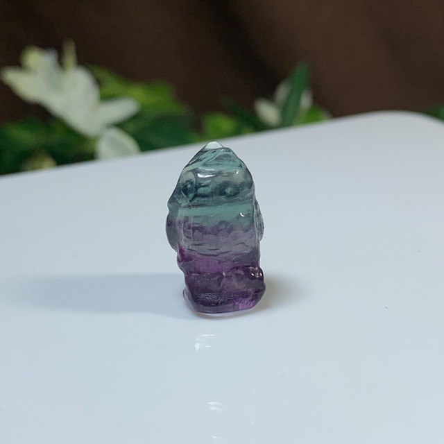 35.可愛い小さいフローライトふくろう