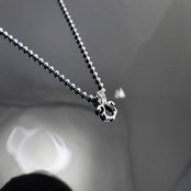TINY RHYTHMIC HORSESHOE PENDANT / タイニーリズミックホースシューペンダント