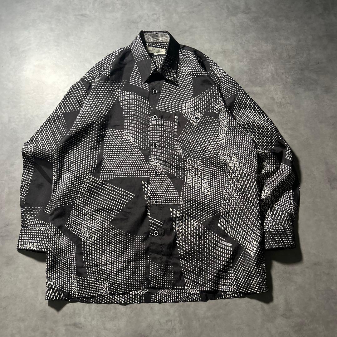 ヴィンテージ モノトーン モノクロ 幾何学 模様 アートパターン シャツ