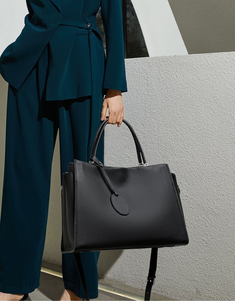 2色|黒、ベージュ|大人の品格|上質シボ革2WAYトート|手提げ、斜め掛け