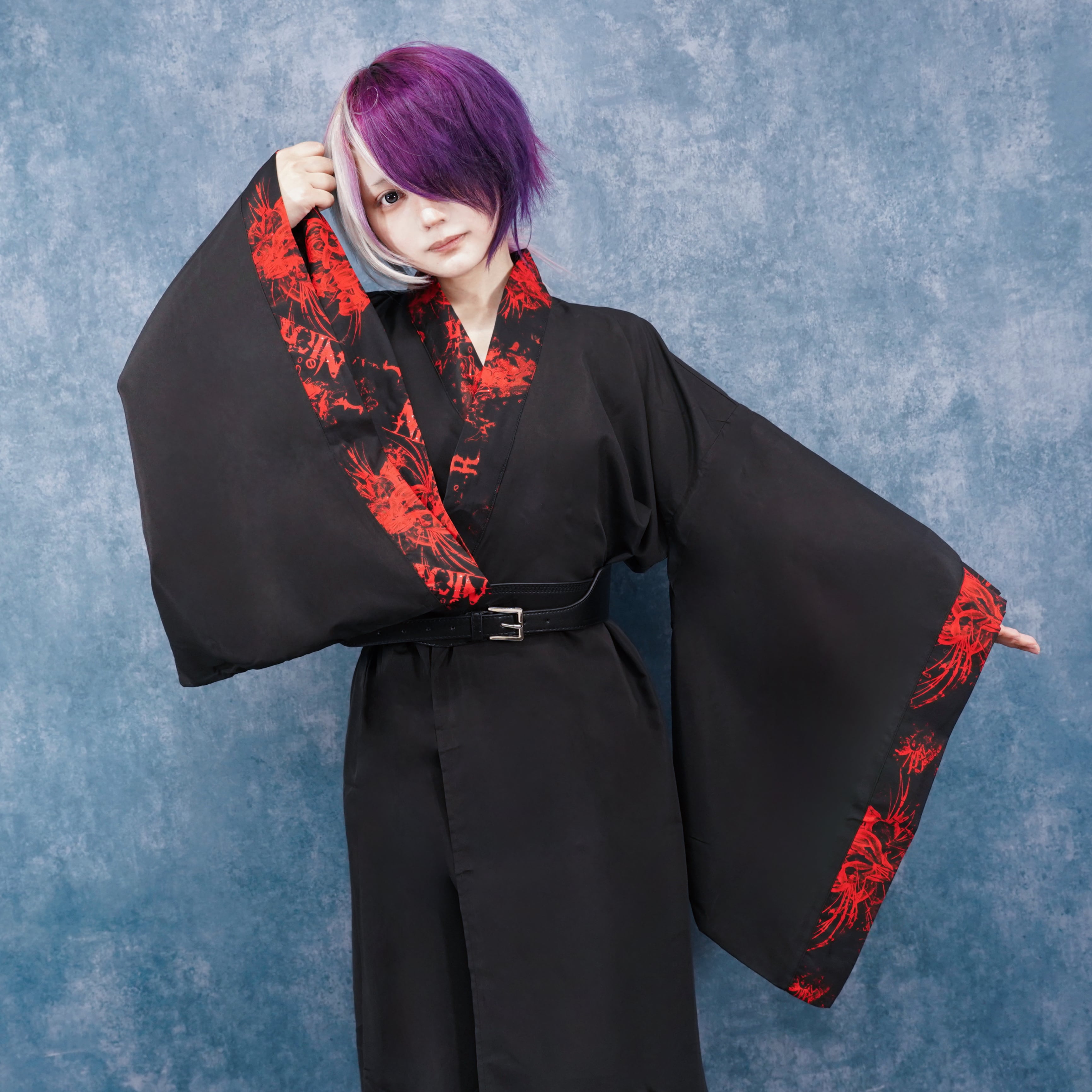 黒地彼岸花着物風カジュアルロング羽織（レザーベルト付き） | NIER