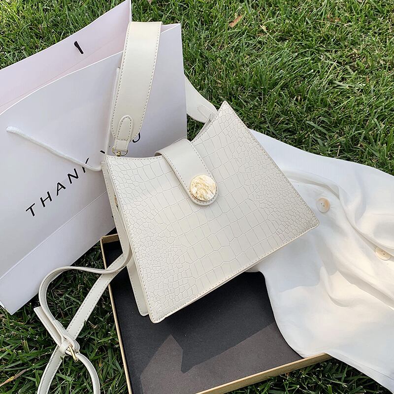 ネットレッドレディーススモールバッグ2020ニューウェーブサマーバージョンワイルドワンショルダーインバッグエストファッションクロスボディバッグ Tiancai_Wing_Bag2348196