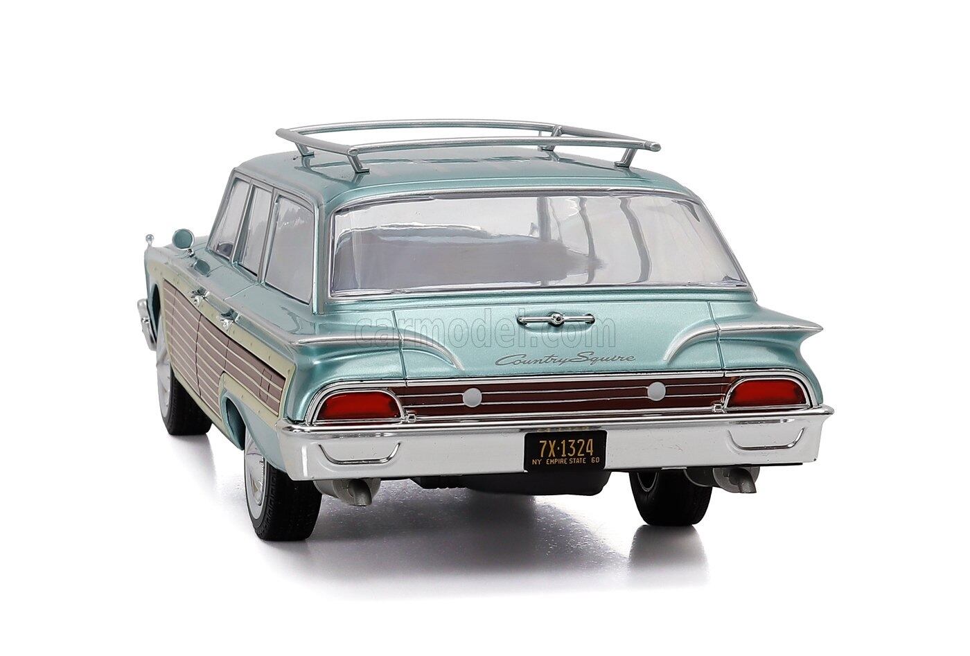 ミニカー アメ車 1/18 LTD カントリー スクエア MCG 1/18 FORD USA LTD