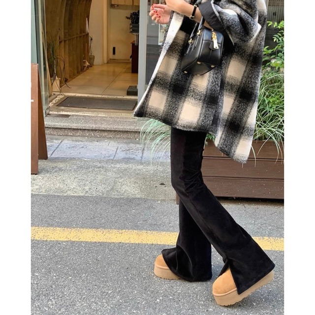 ベロアフロントスリットパンツ　N00324