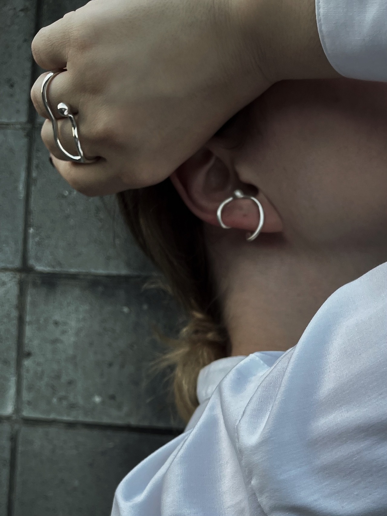 #023 (embrace earrings)　※PAIR silver925 earring