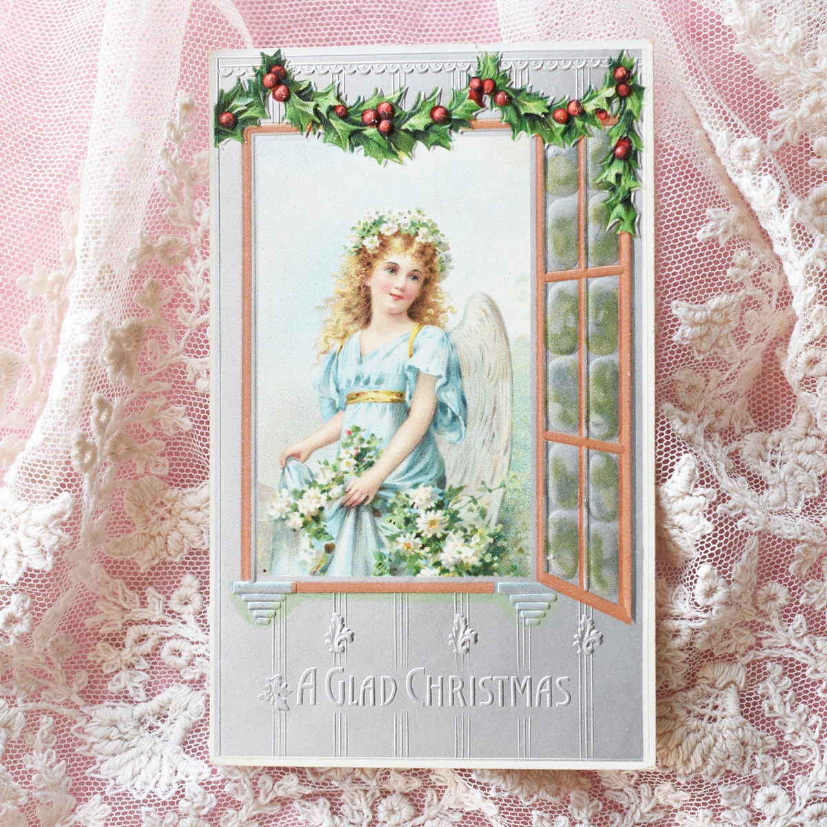 Antique postcard クリスマスの朝に現れた窓辺の美しい天使 P025 