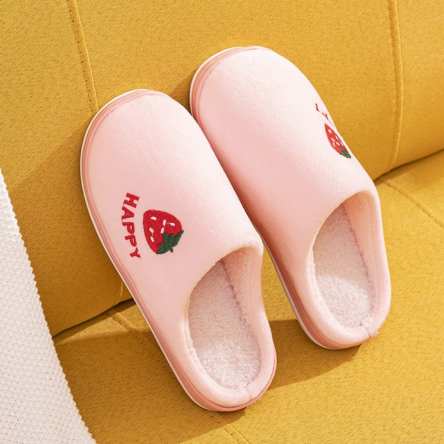 【予約商品】いちごモチーフ スリッパ ルームシューズ