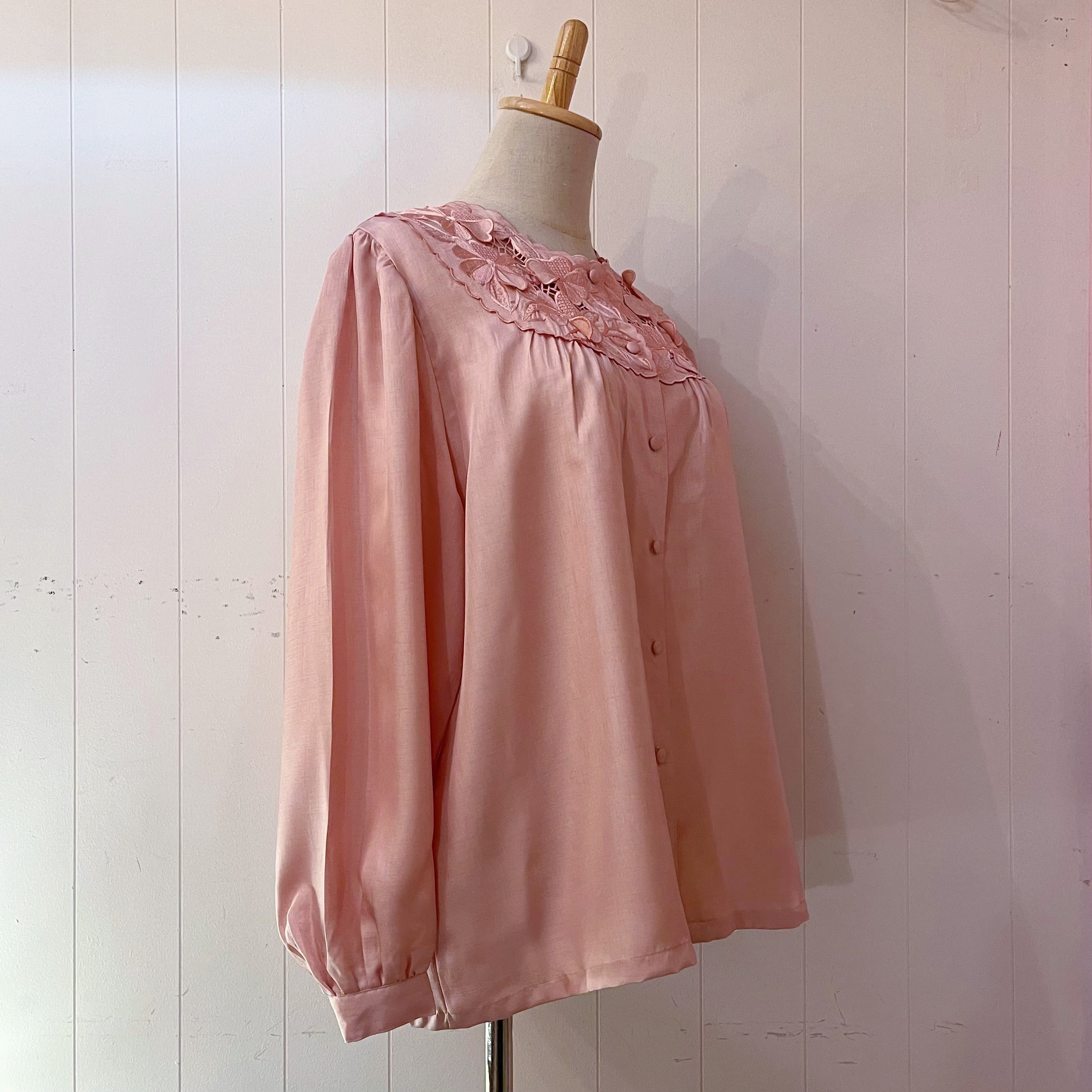 flower embroidery pink blouse
