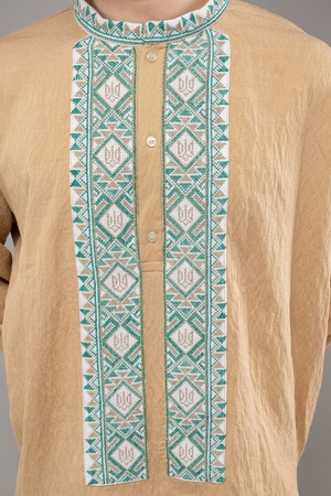 ウクライナ刺繍ヴィシヴァンカ　国章　クロスステッチ手刺繍　L-XLサイズ　メンズ