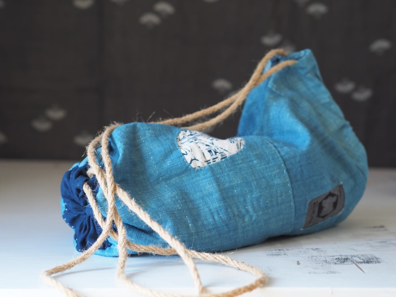 貴重☆ 古布　襤褸　粉袋＋繭袋　バルーンロングベスト　刺し子 藍染め　紅花染め 貴重☆ 古布襤褸粉袋＋繭袋バルーンロングベスト刺し子 藍染め紅花染め