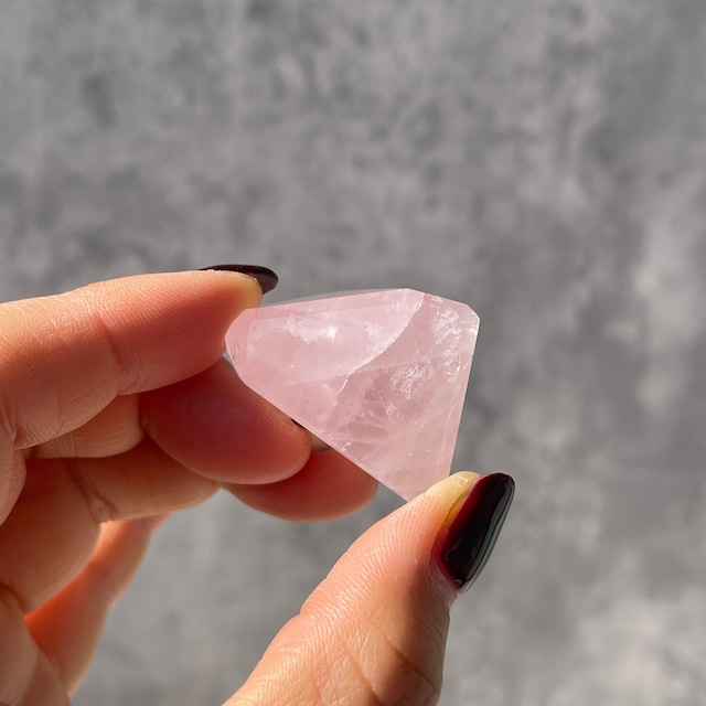 ブラジル・バイーア州産 ローズクォーツ ポリッシュ｜石目が美しい一点もの