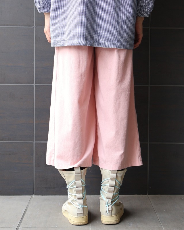 Colored cropped shorts