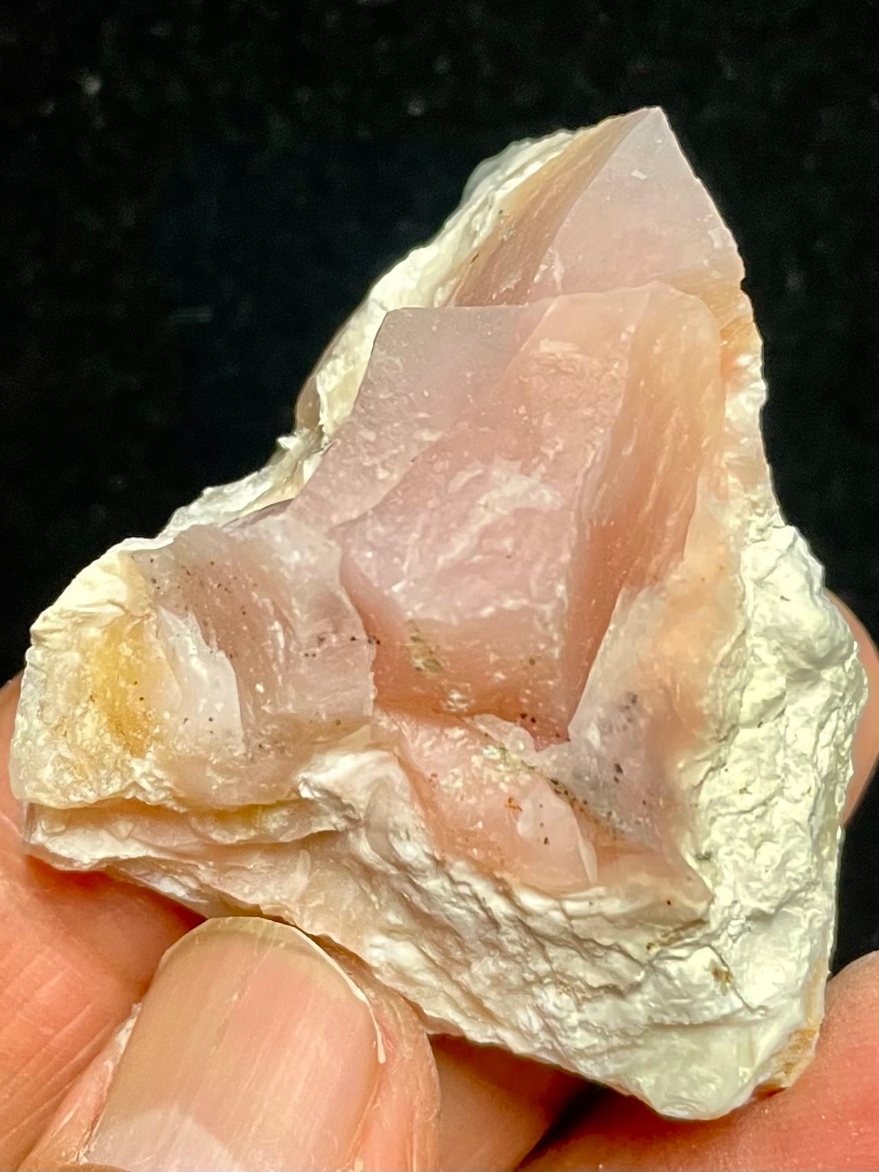 9) 慈愛と優美のピンク!ペルー産「アンデス・ピンクオパール」原石